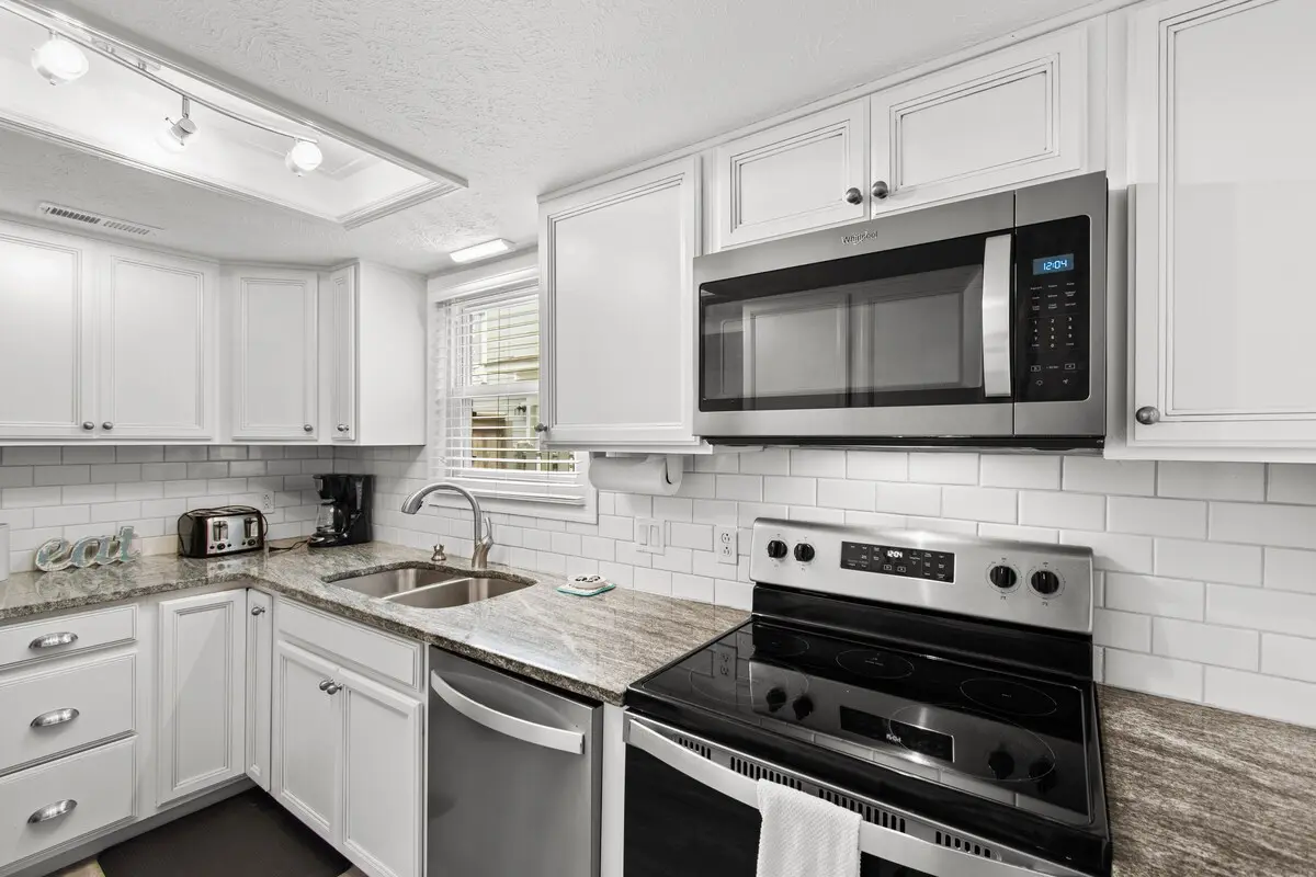 a5fab0df 206d 407d b140 48568f3fd34d.jpg