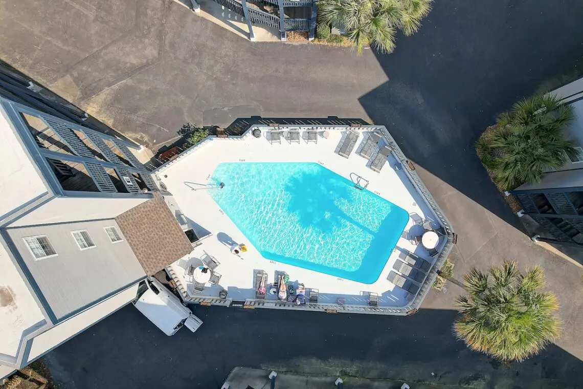 c7d525fd 6c61 432c a246 ce108cd93353.jpg