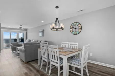 efc6f91b b3b0 4832 a978 62e0af7364e8.jpg