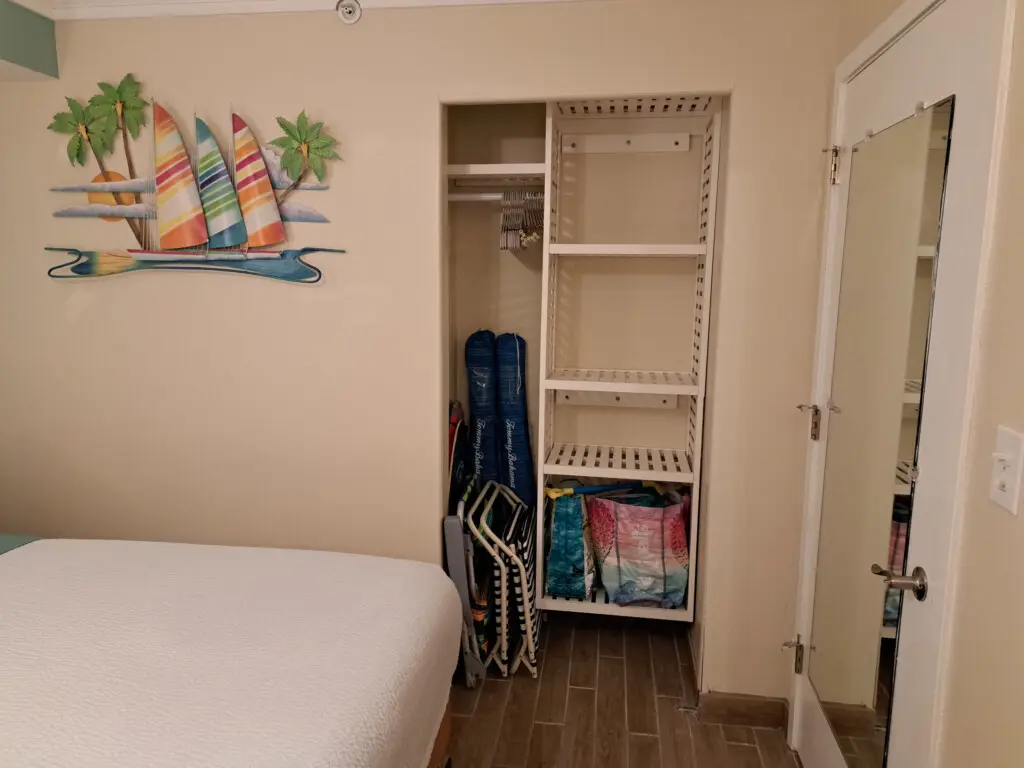 DG closet 2 d0a2pa.png.jpg