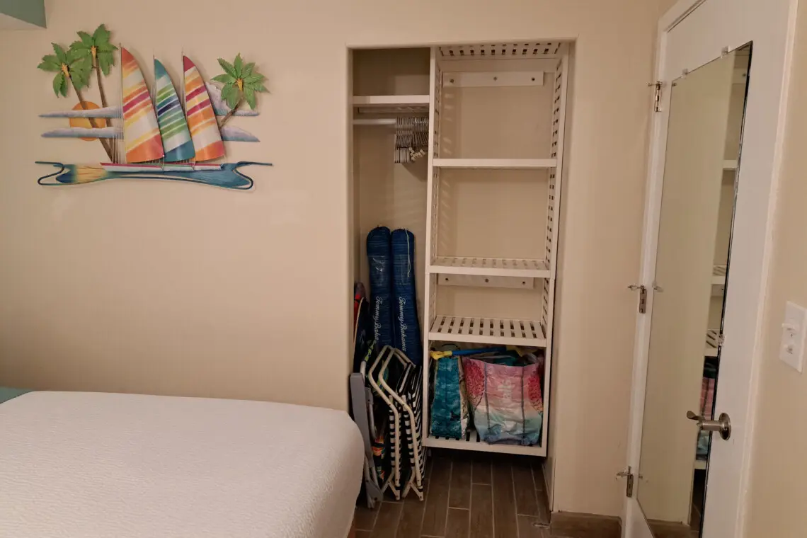 DG closet 2 d0a2pa.png.jpg