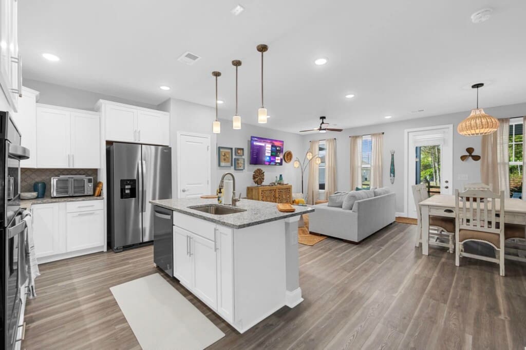 full kitchen and dining area