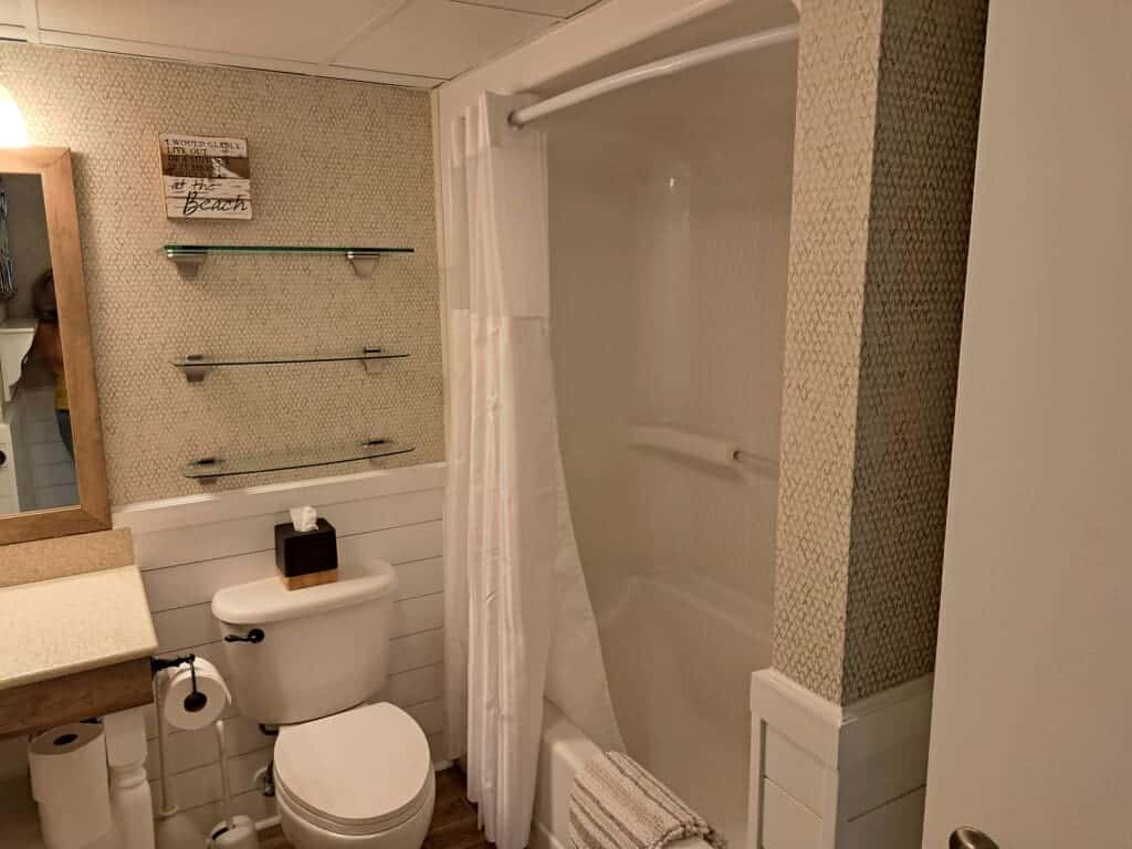 Guest Bath 20 f5muuo.png.jpg