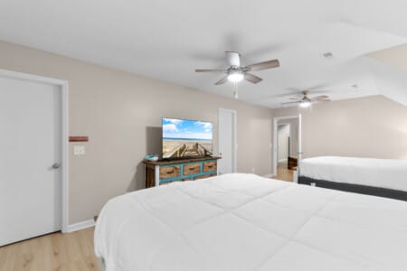 2010HillsideDrBedrooms 10 nhjmzj.png.jpg