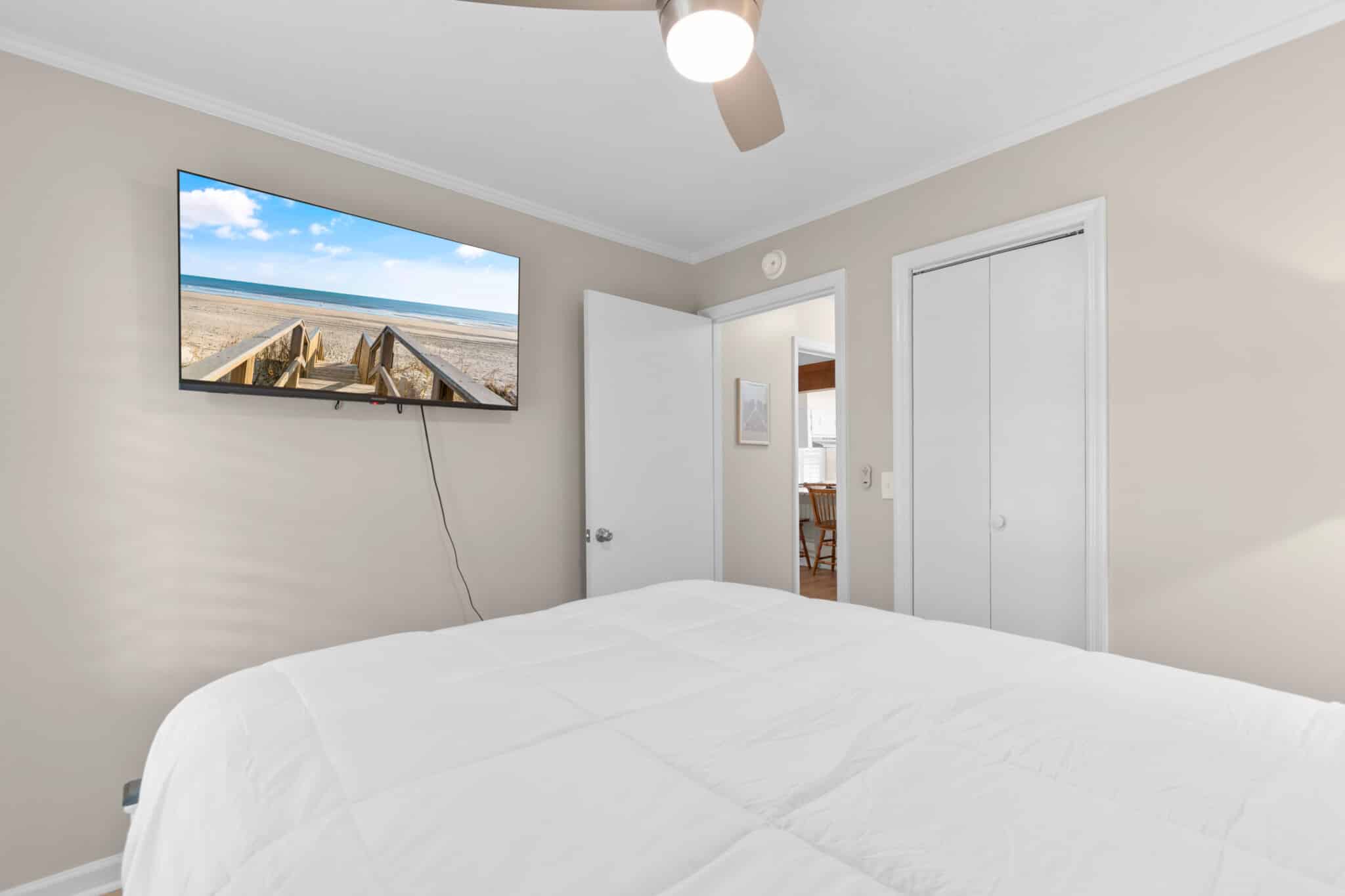 2010HillsideDrBedrooms 4 k5pnag.png.jpg