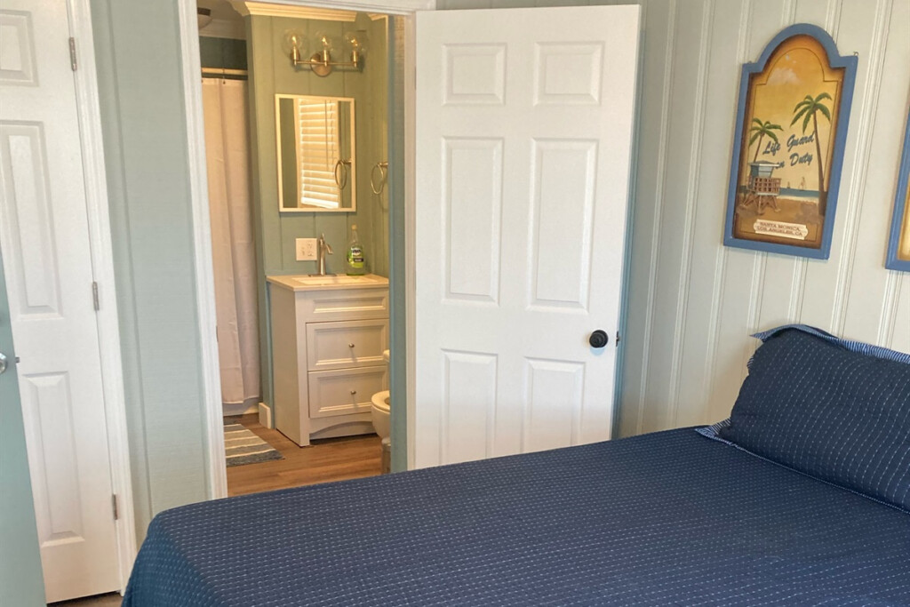 Ground Level Kind Bedroom with Full Bath tvlgdb.png.jpg