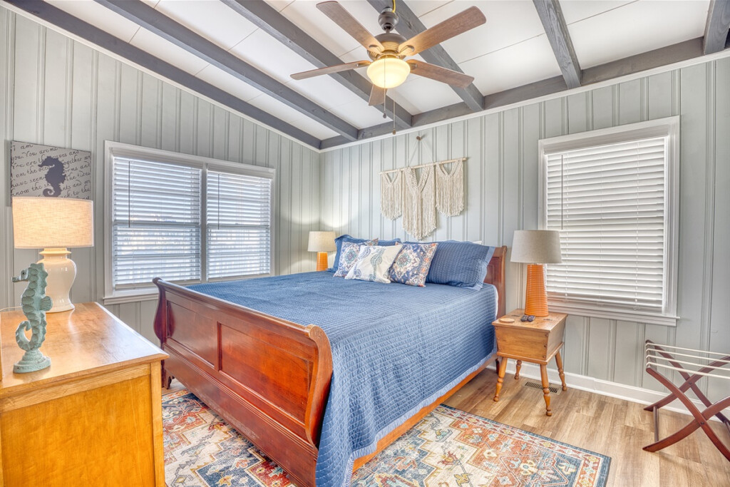Upstairs King Bedroom groq5t.png.jpg