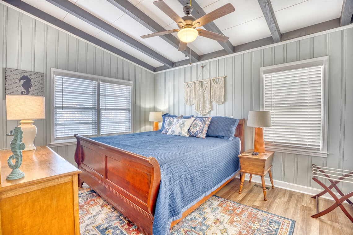 Upstairs King Bedroom groq5t.png.jpg