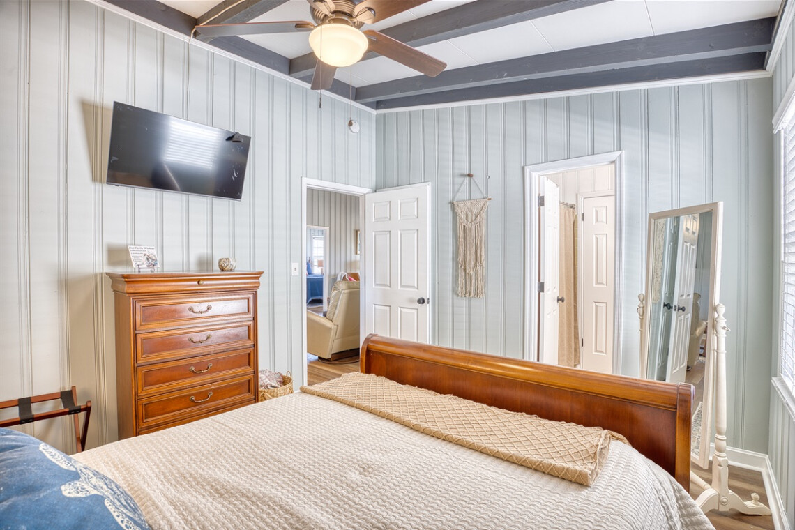 Upstairs Queen Bedroom 3 ftg7ht.png.jpg