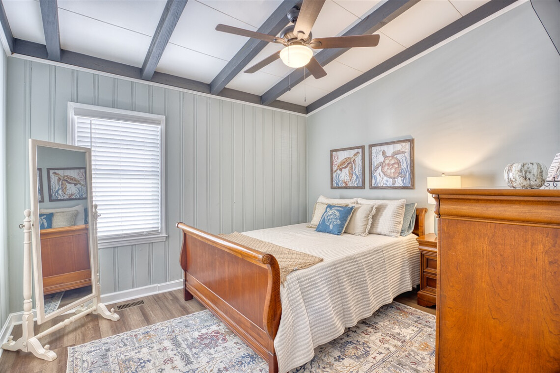 Upstairs Queen Bedroom 5 hbll7l.png.jpg