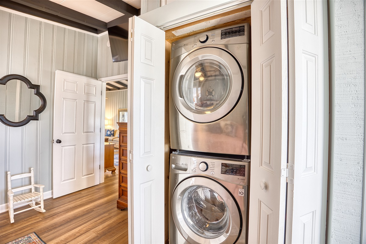 Upstairs Washer and Dryer knsn2l.png.jpg